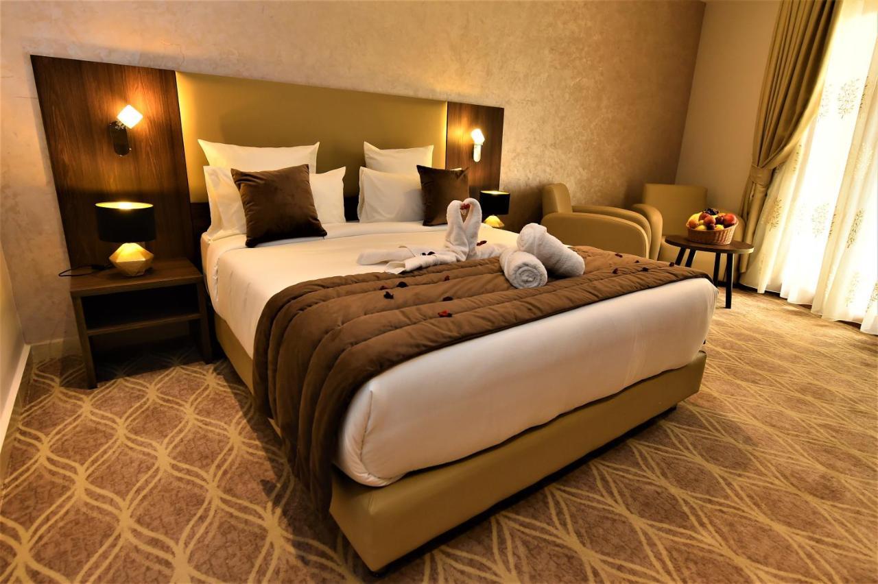 Mf Hotel Oran Bir El Djir Exterior foto