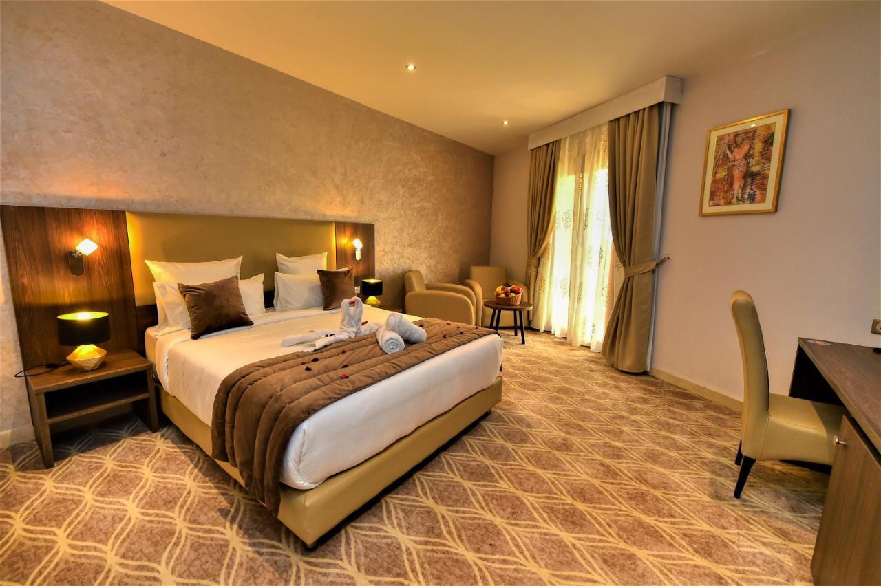 Mf Hotel Oran Bir El Djir Exterior foto