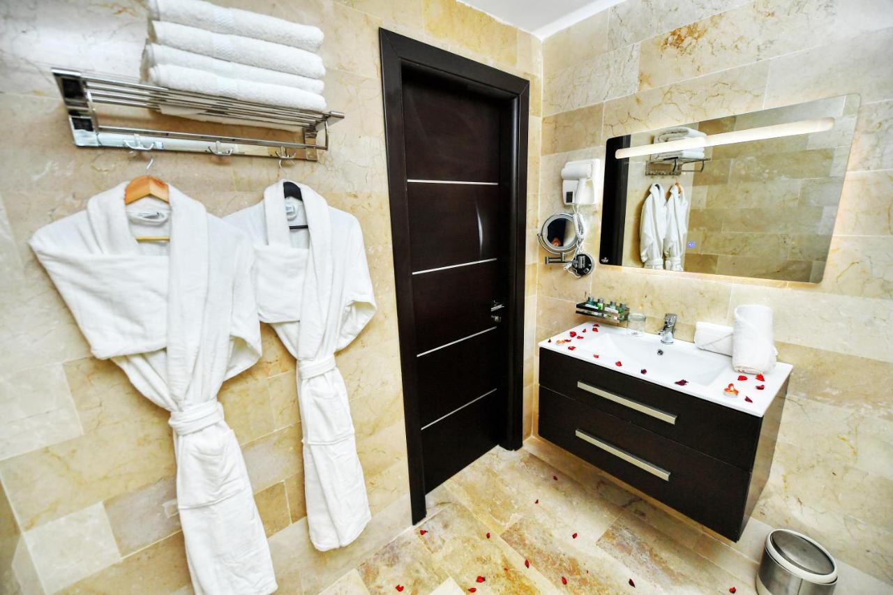 Mf Hotel Oran Bir El Djir Exterior foto